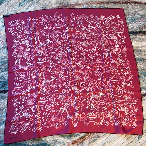 Chanel 100% Silk square scarf - Picture 3 of 16